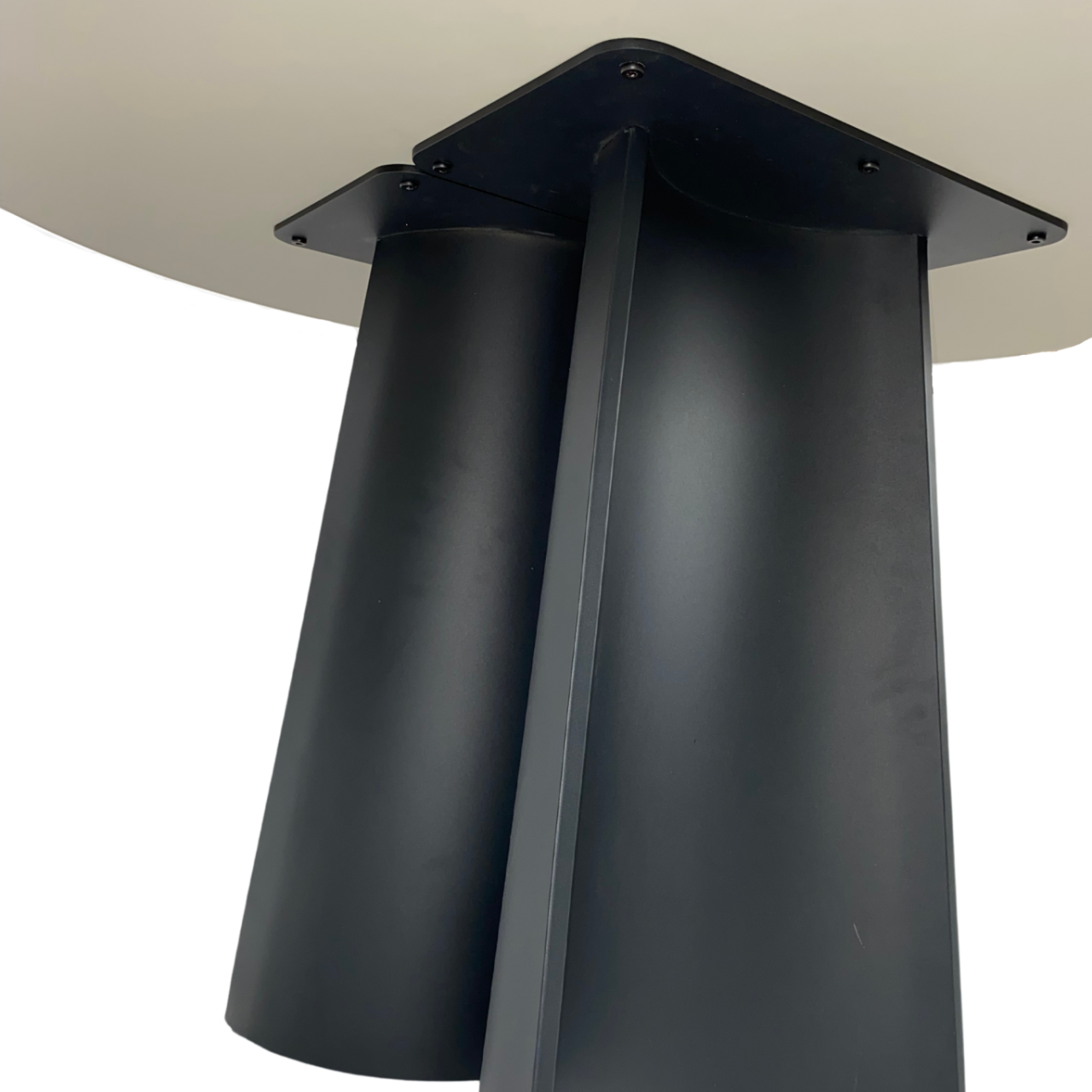 Wynn 1.2m Round Dining Table