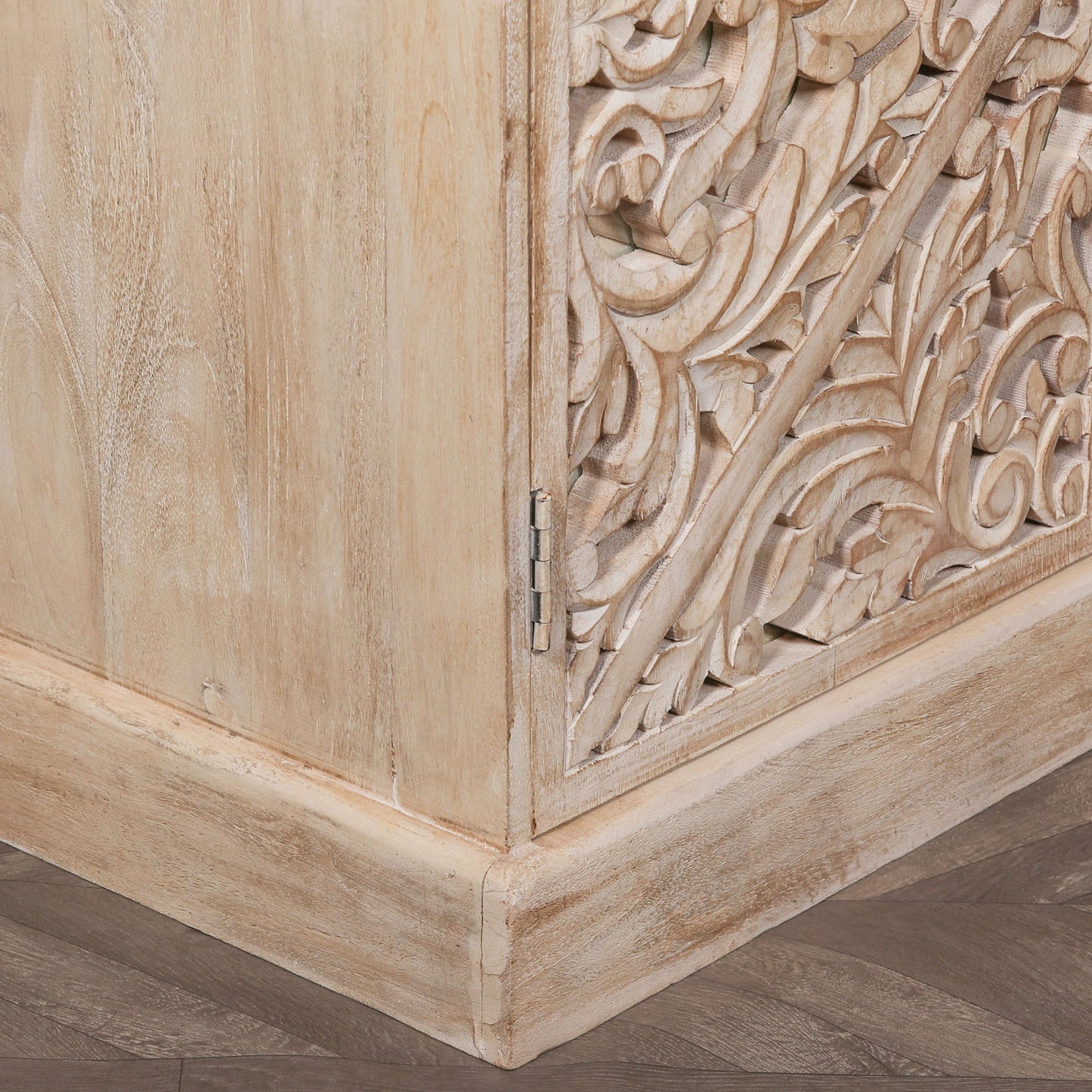 Solmere Ornate Carved Mango Wood Sideboard with Mirror Doors