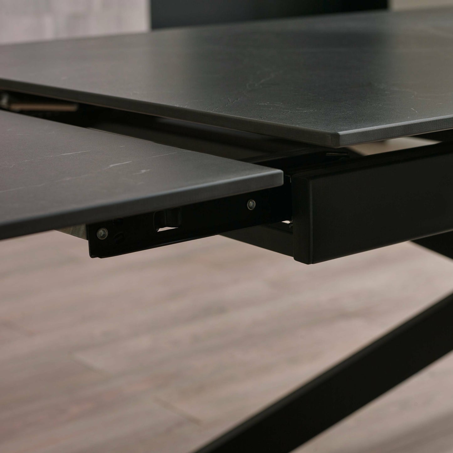 Osaka 1.6m Extendable Dining Table