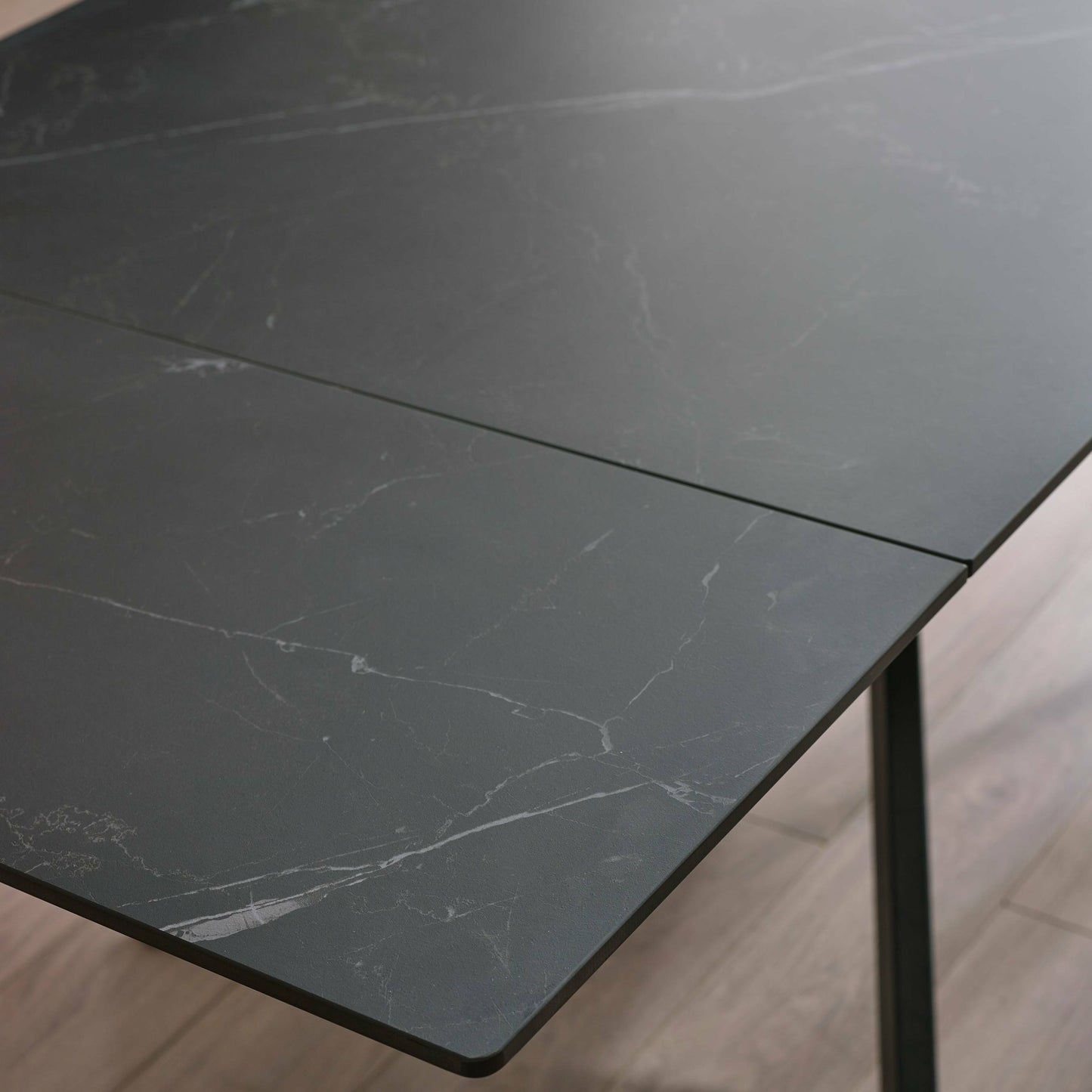 Osaka 1.6m Extendable Dining Table