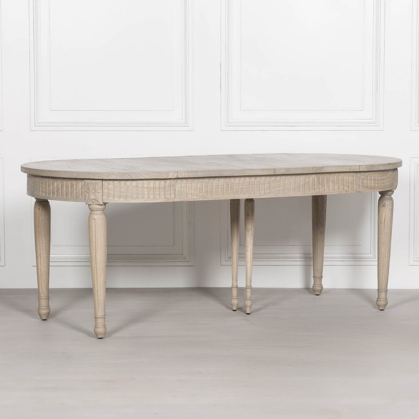 Elderwood 100–200cm Extendable Cedar Dining Table