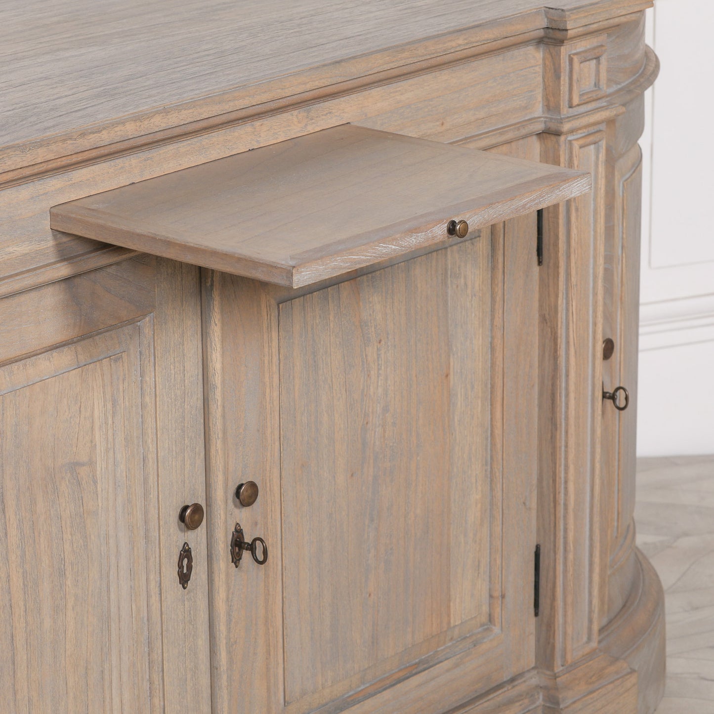 Arbouré Large Rustic White Cedar Buffet Sideboard
