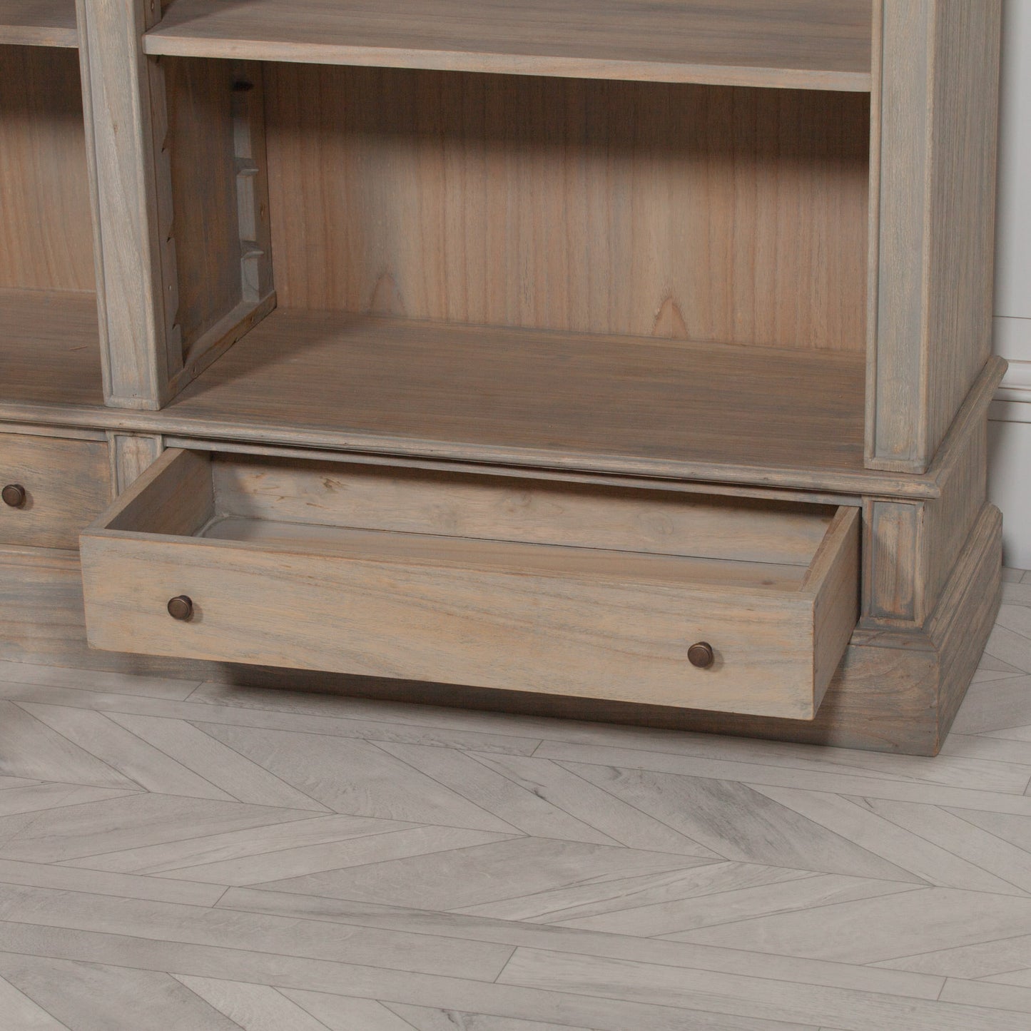 Arbouré Large Rustic White Cedar Bookcase with Ladder