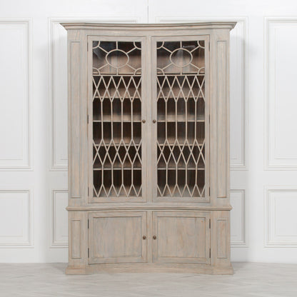 Arbouré White Cedar Concave Display Cabinet