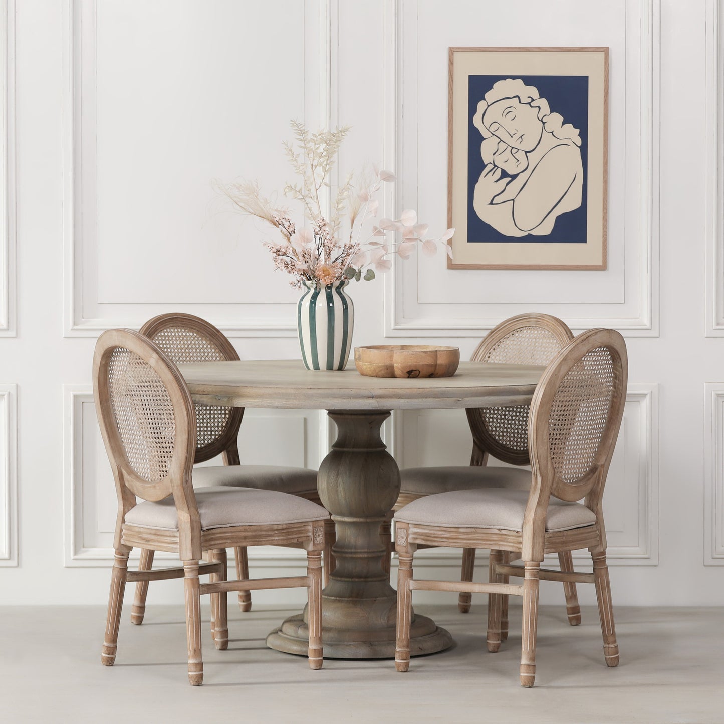Ashwick 147cm Round Mango Wood Dining Table