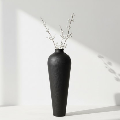 Hammered Matte Black Medium With Lid Vase