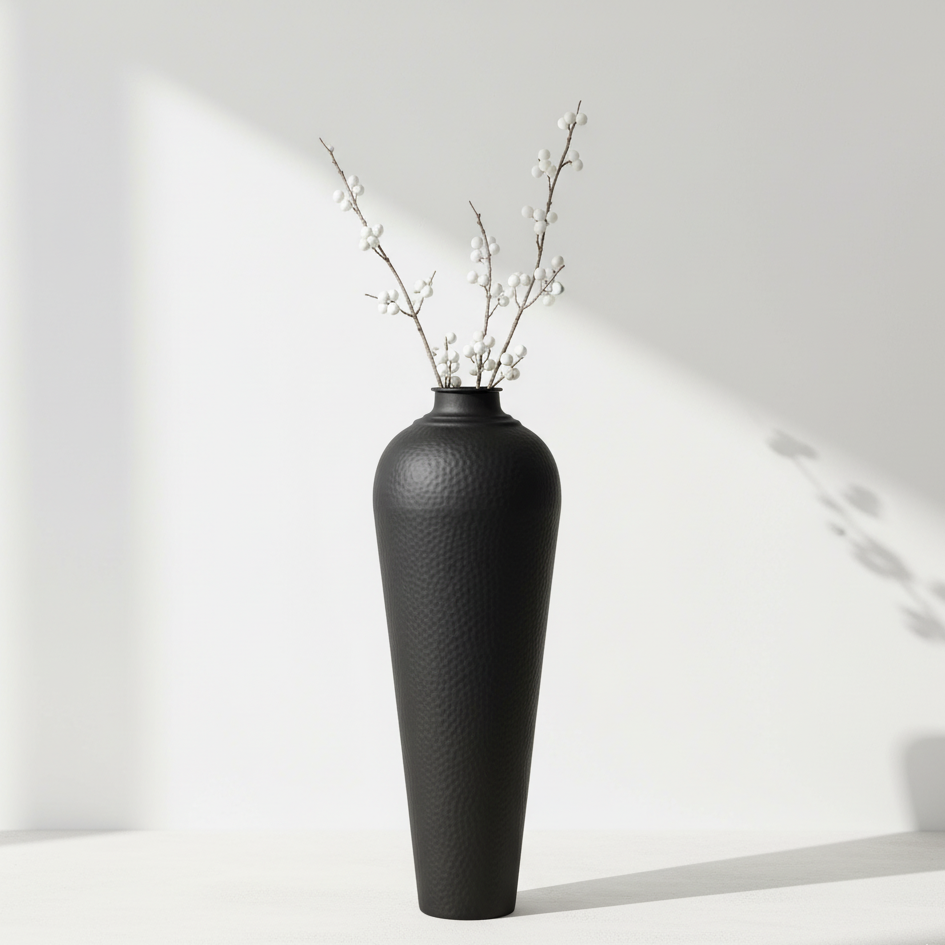 Hammered Matte Black Large With Lid Vase